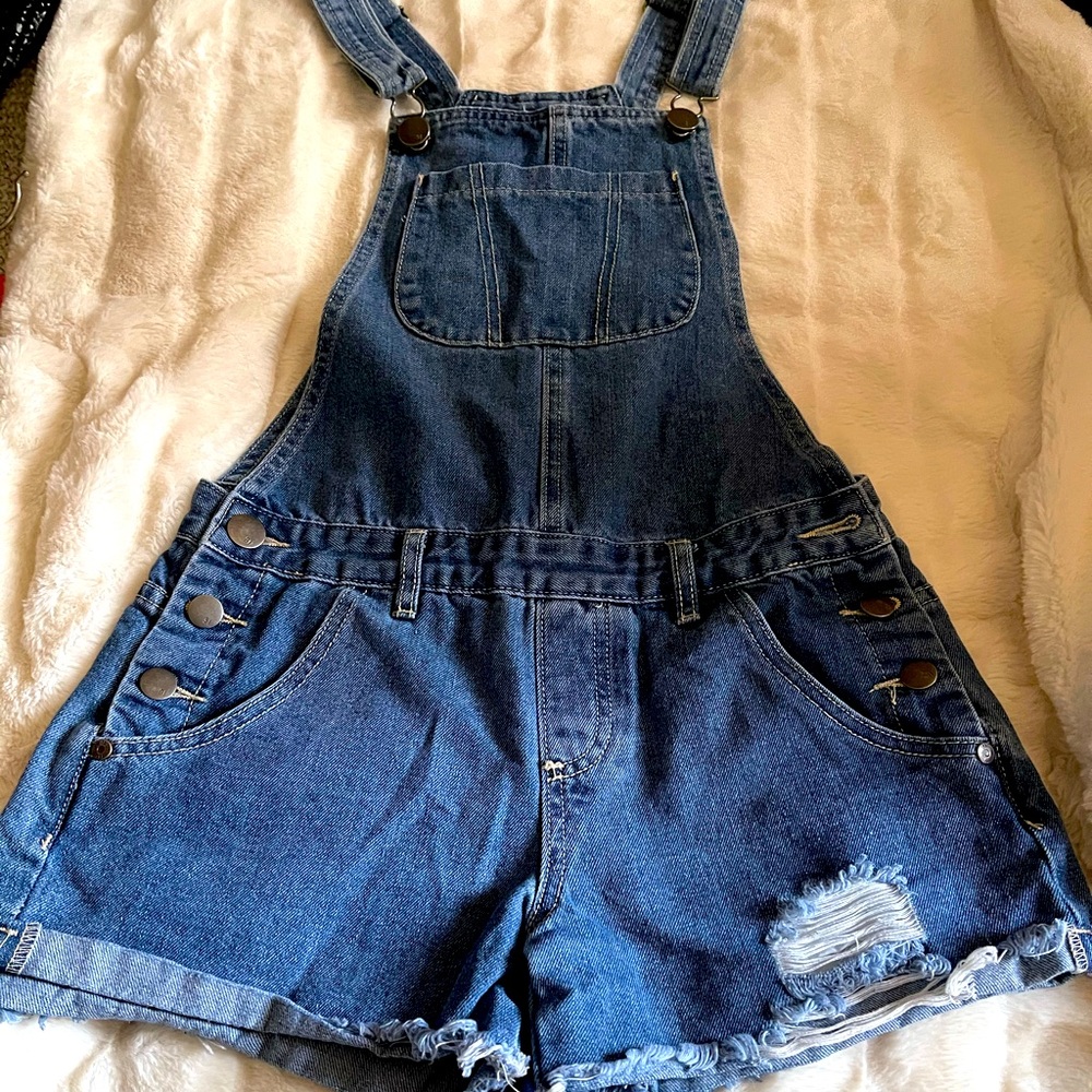 Overall shorts